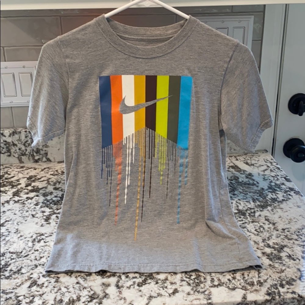 Nike boys large shirt great condition
